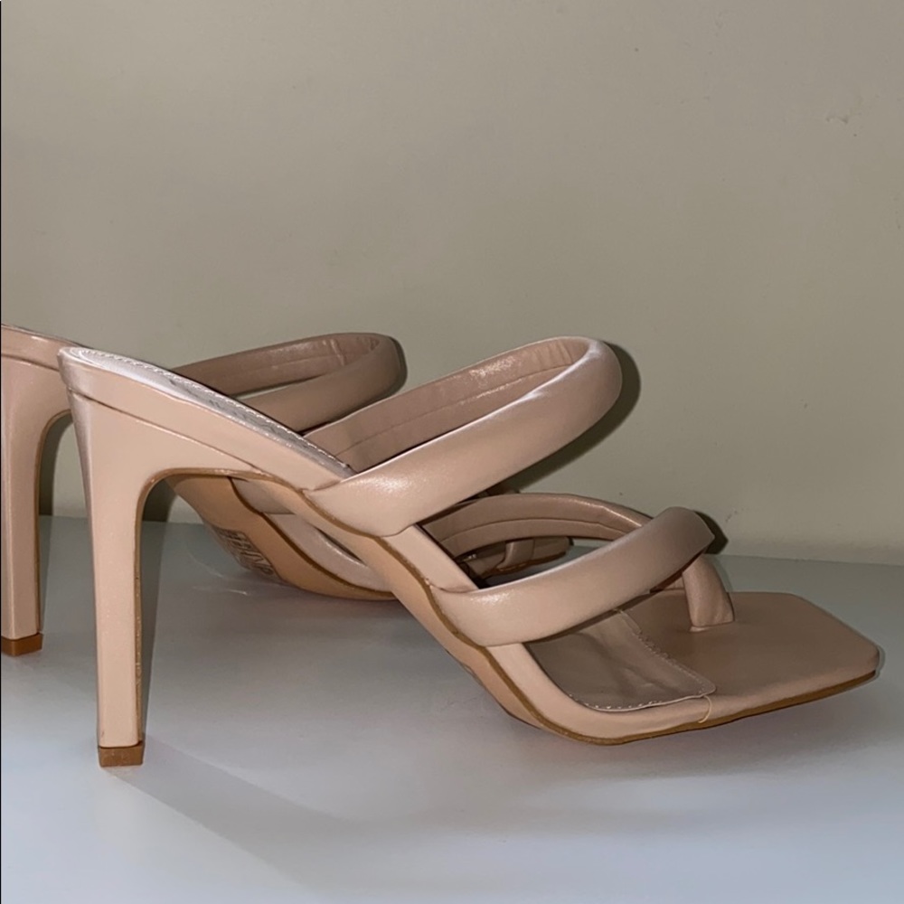 ‼️NEW! Nude Square Toe Heels